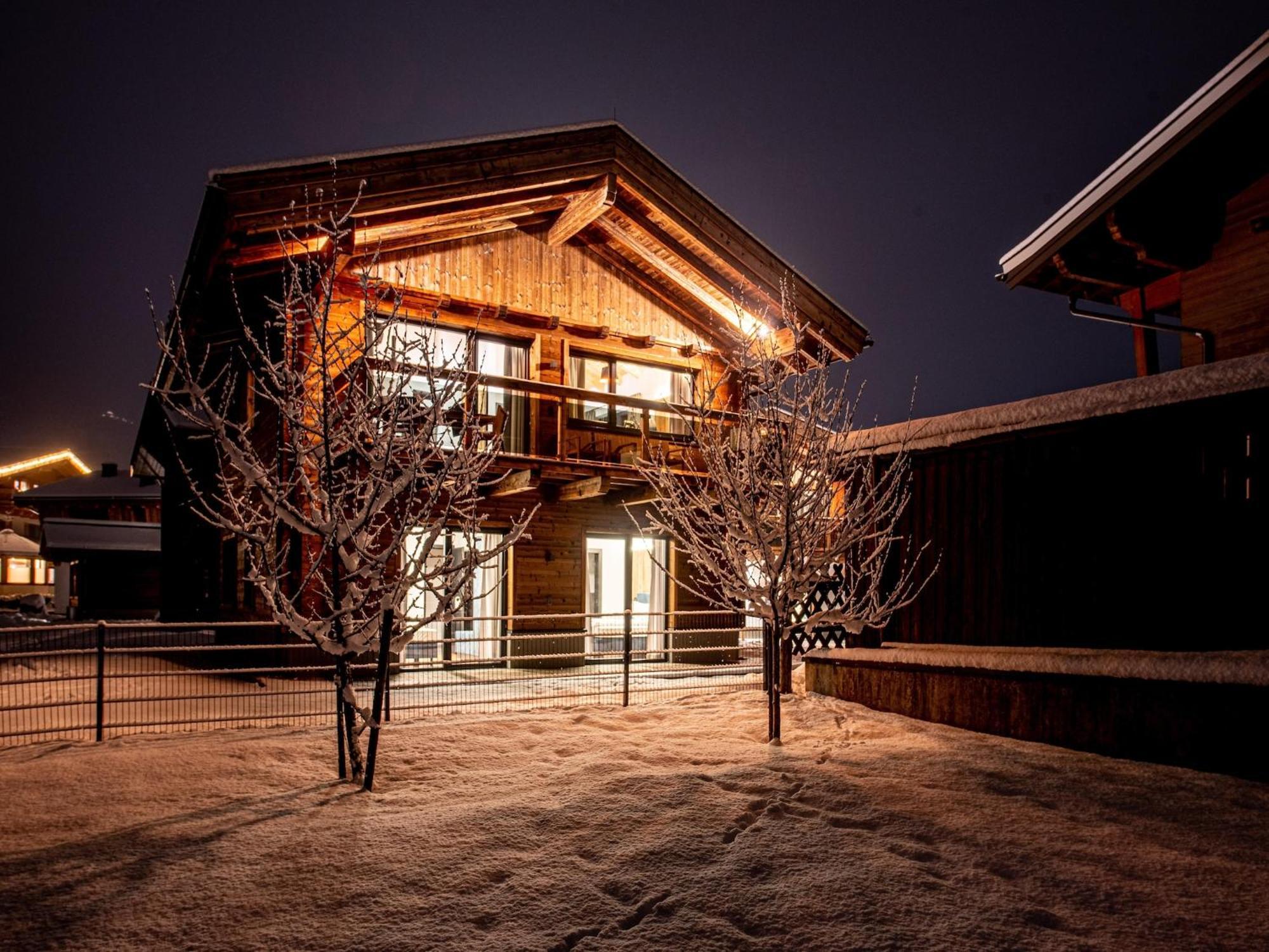 The Village Chalet Stone House Wald im Pinzgau Bagian luar foto